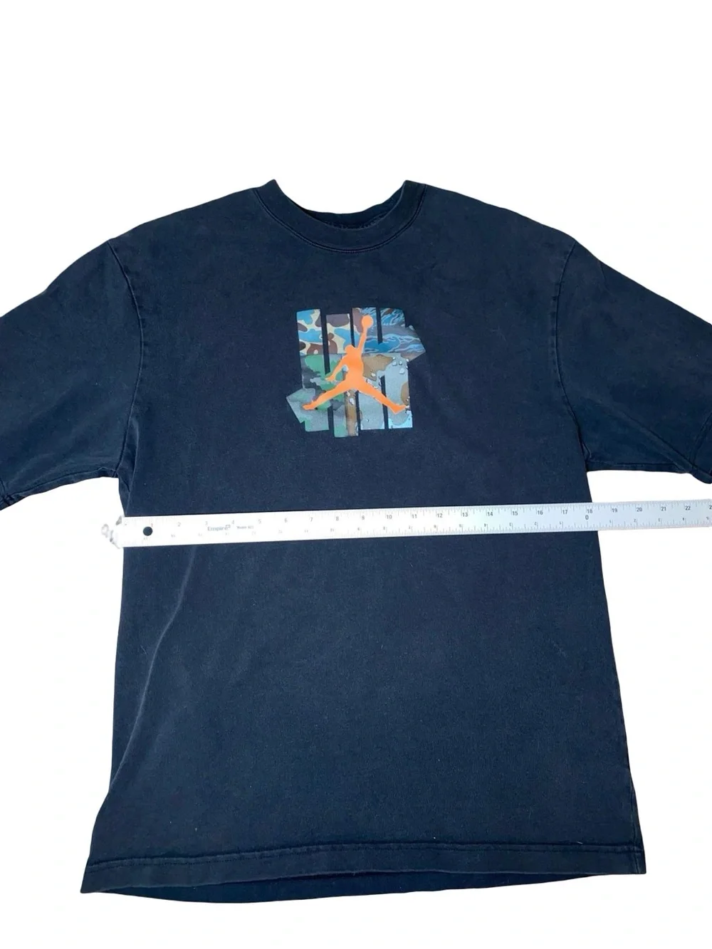 Jordan x Undefeated Strikes Graphic Tee Mens M Black 
